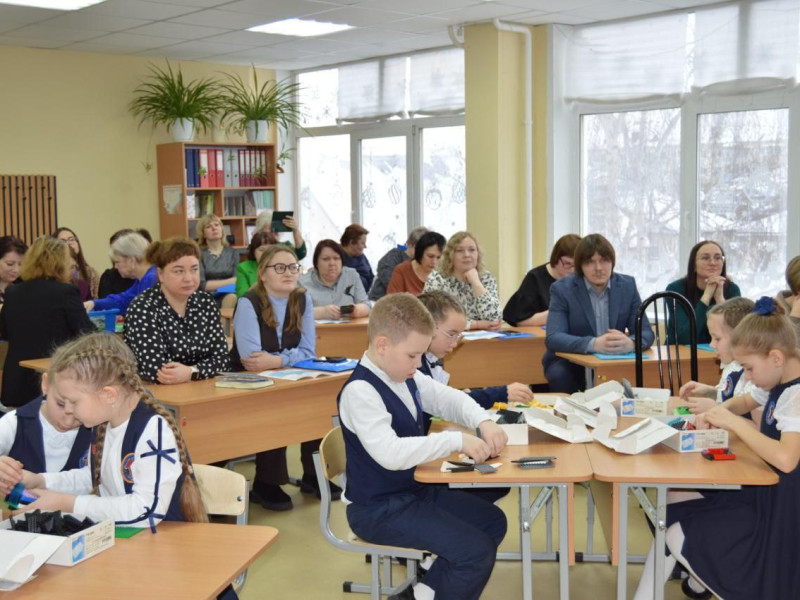 Мастер - класс "Конструируем вместе "Транспорт будущего": растим будущих инженеров".